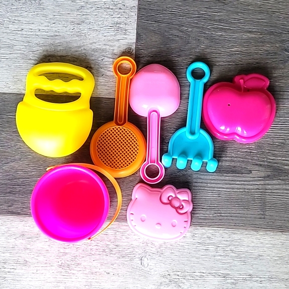 ⛱️ NWT. Hello Kitty Watering Can Set - Picture 7 of 7